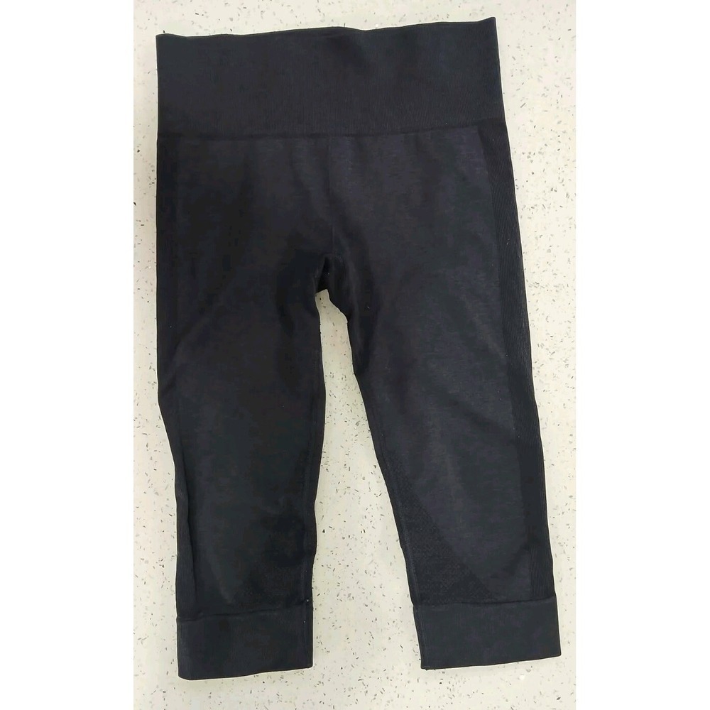 Lululemon Ebb to Street Tight II 21 Black Seamless High‎ Rise Crop Leggings Sz6
